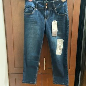 Woman’s crop skinny jeans